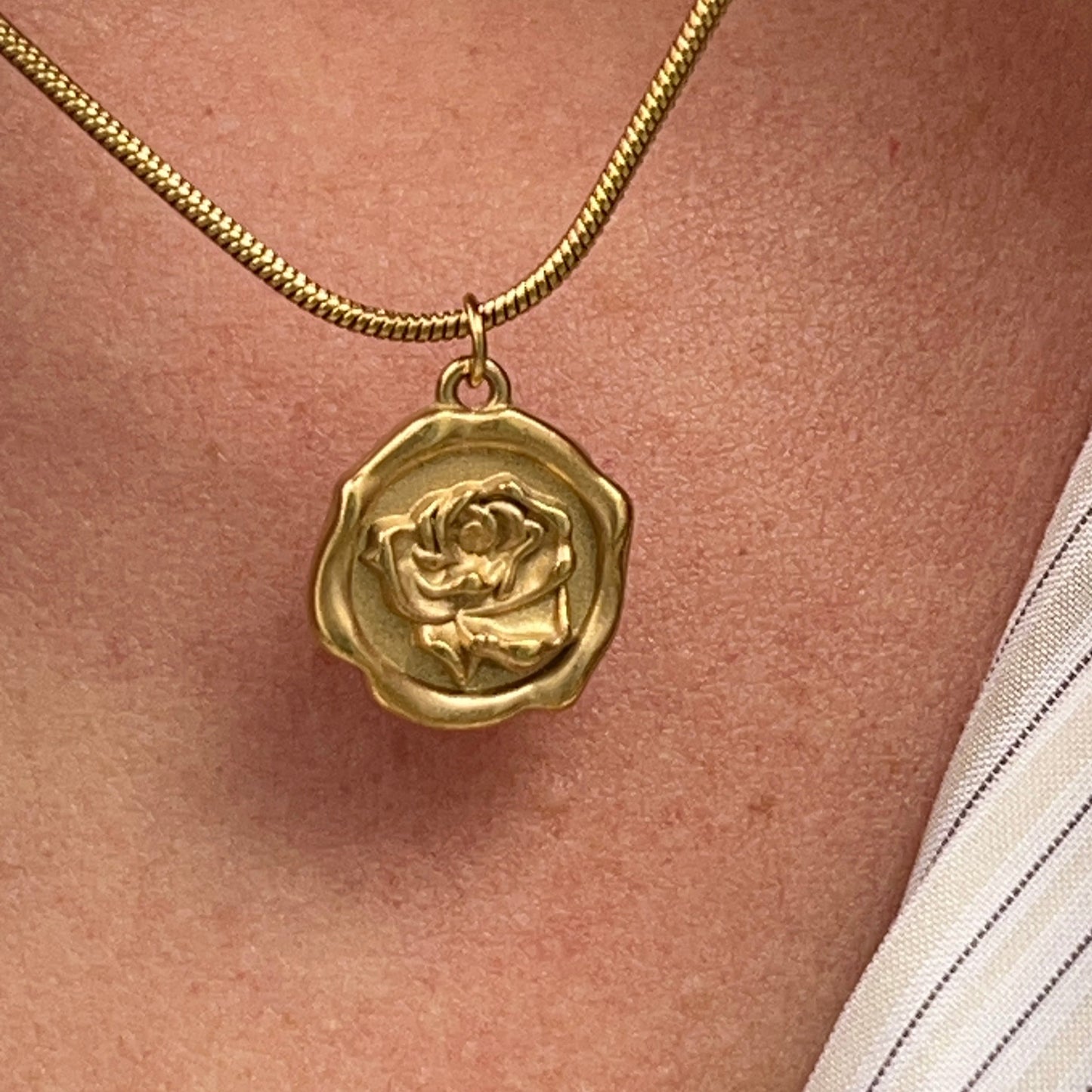 Collier Rosa